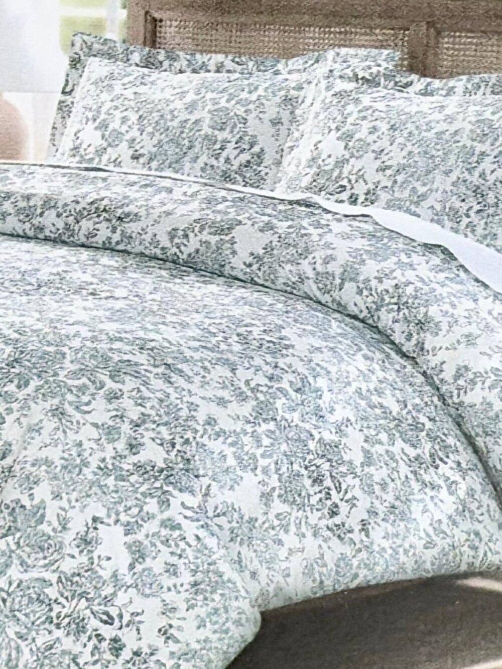 Rachel Ashwell Shabby King Size Cotton Duvet Set - BLUE Floral (106" X 90") - Picture 7 of 8